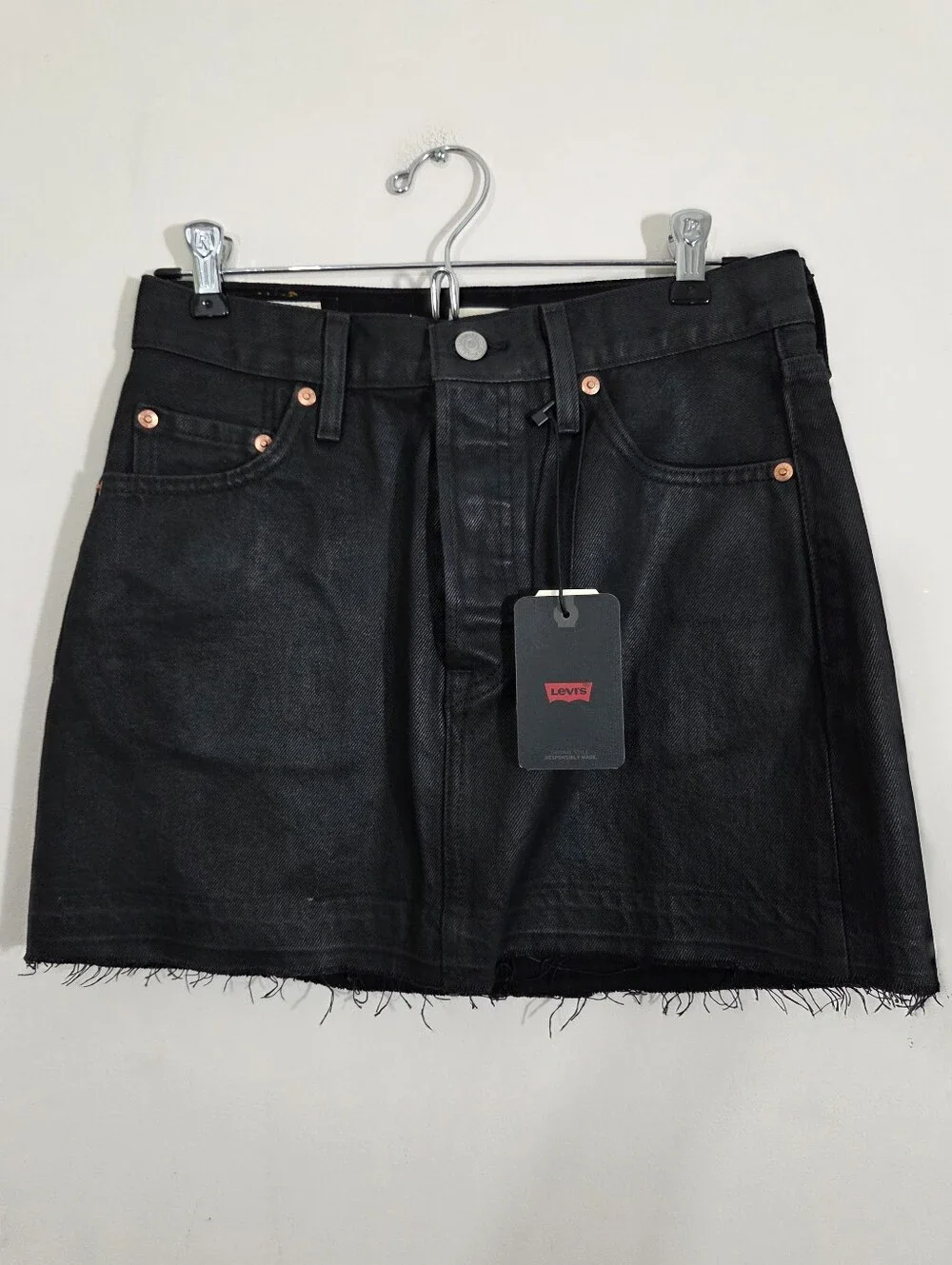 NWT Levi's Icon Skirt Black Coated Non Stretch Denim Raw Hem Moto Grunge Size 25
